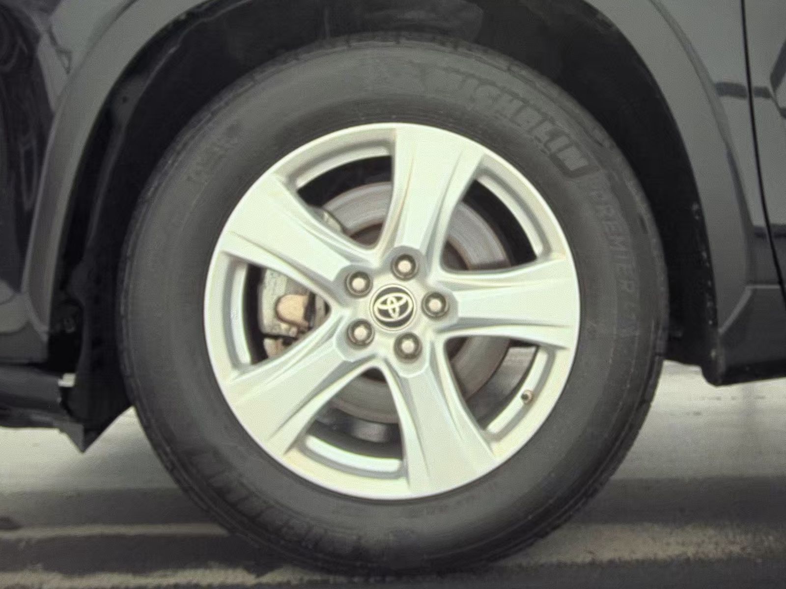 2022 Toyota Highlander L FWD