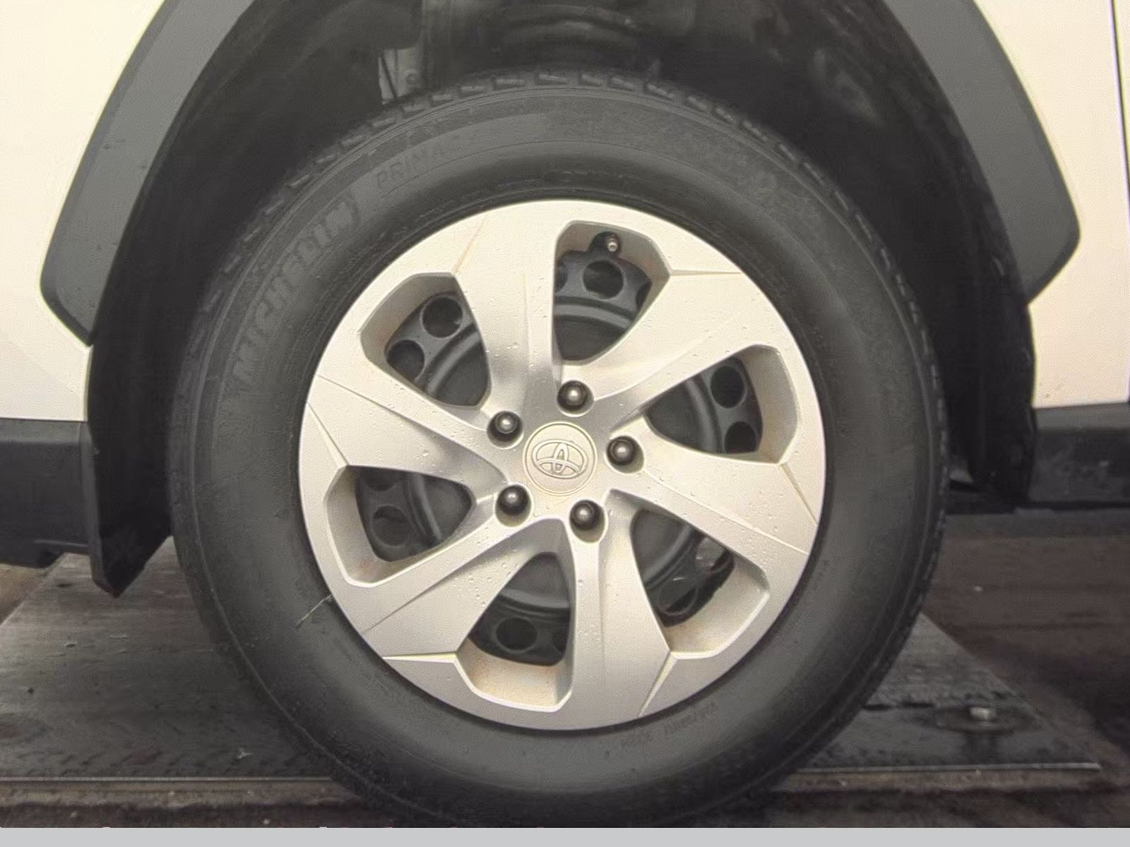 2023 Toyota RAV4 LE FWD