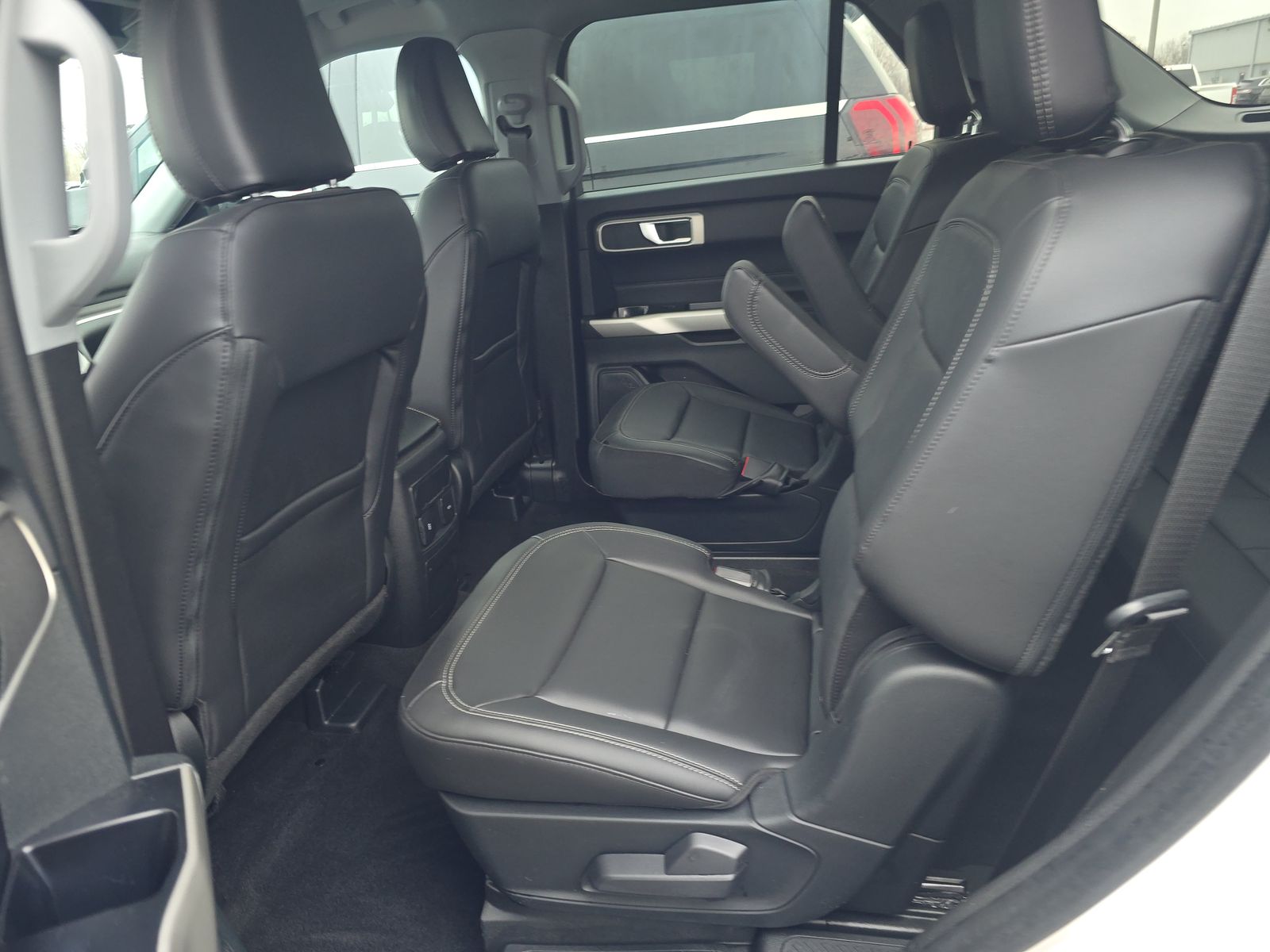 2023 Ford Explorer XLT AWD