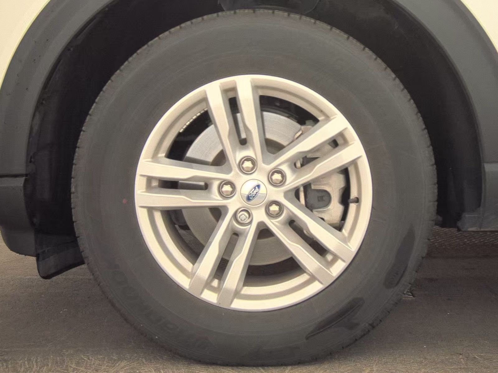 2023 Ford Explorer XLT AWD