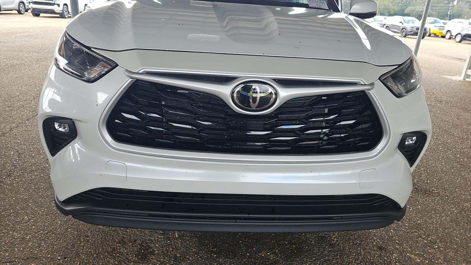 2023 Toyota Highlander LE FWD