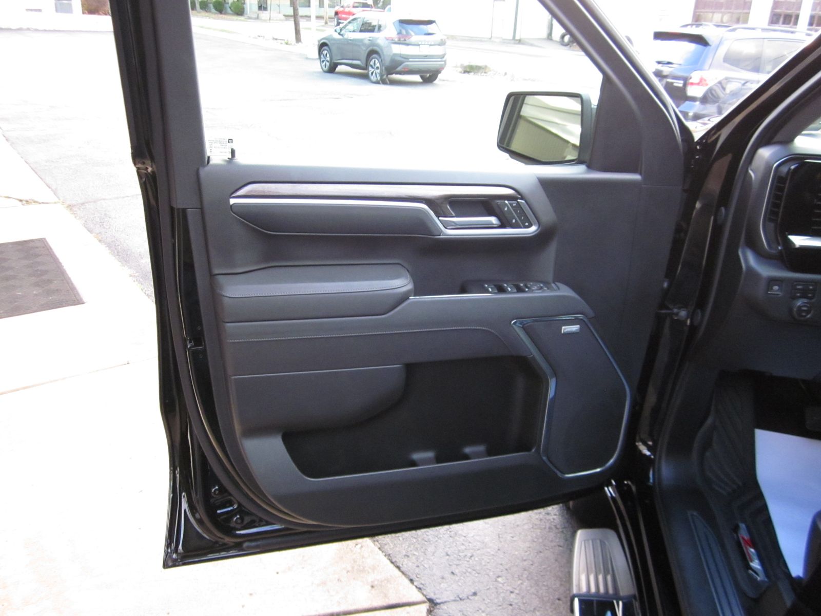 2025 Chevrolet Silverado 1500 LTZ AWD