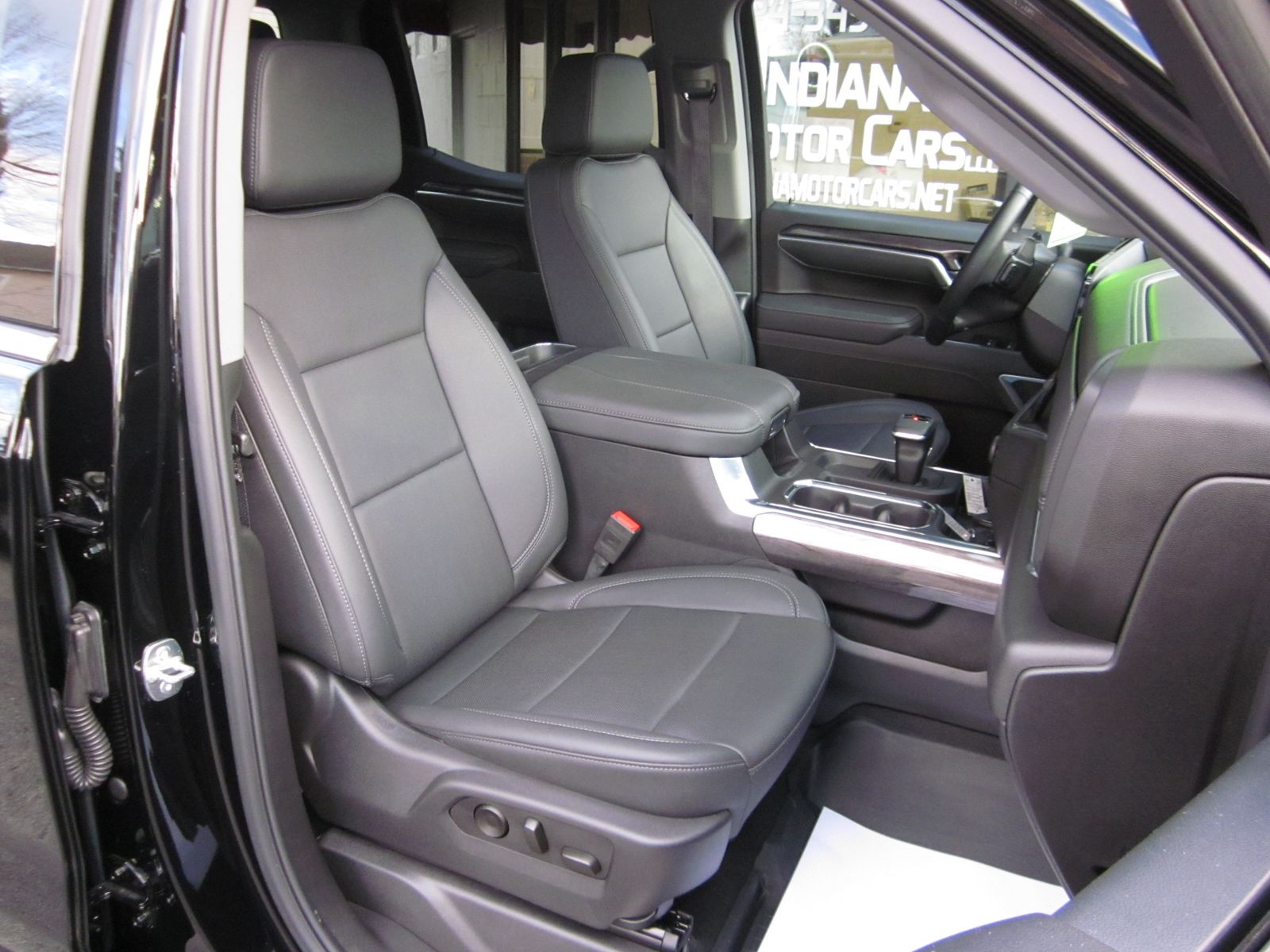 2025 Chevrolet Silverado 1500 LTZ AWD