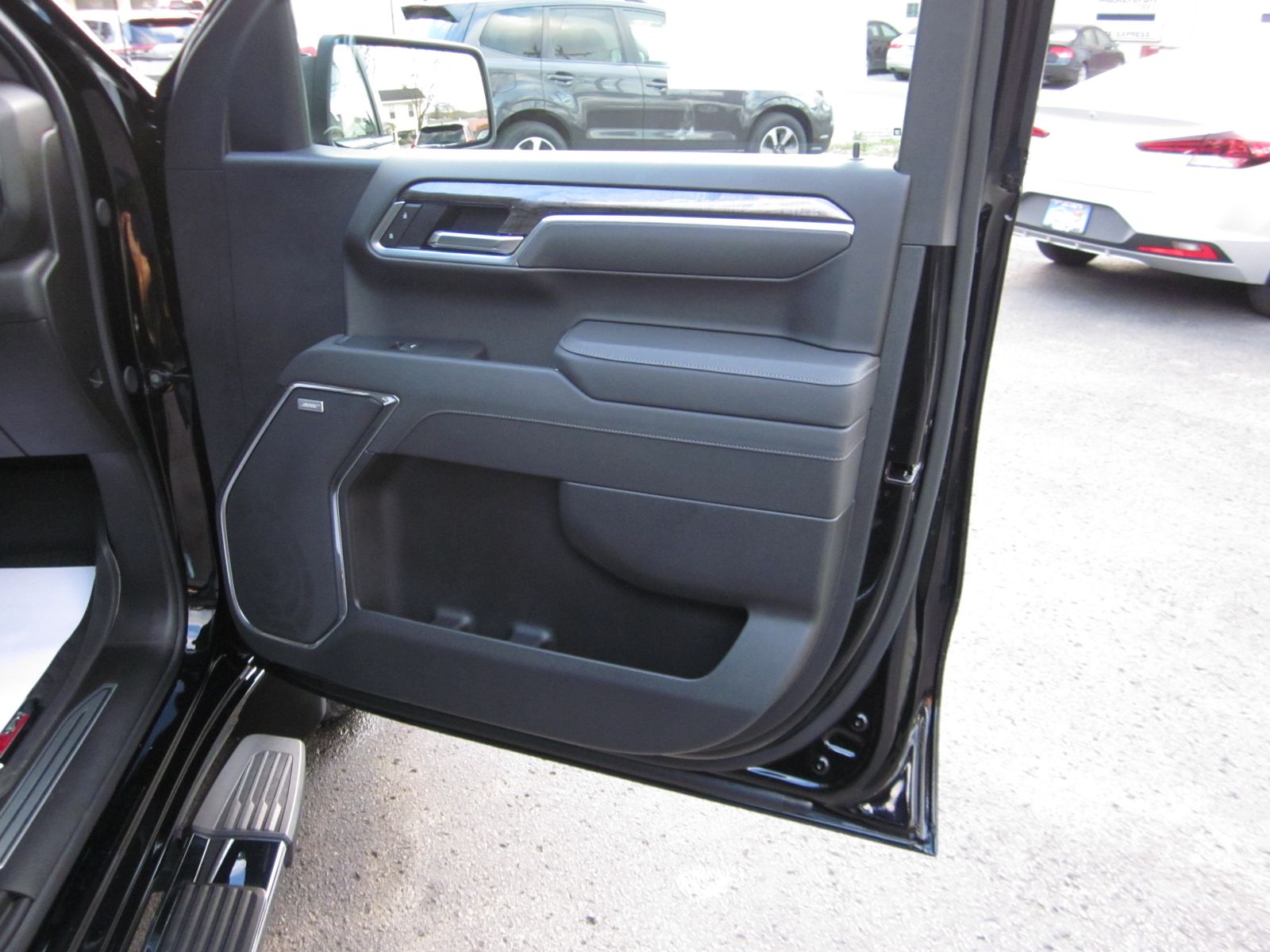 2025 Chevrolet Silverado 1500 LTZ AWD