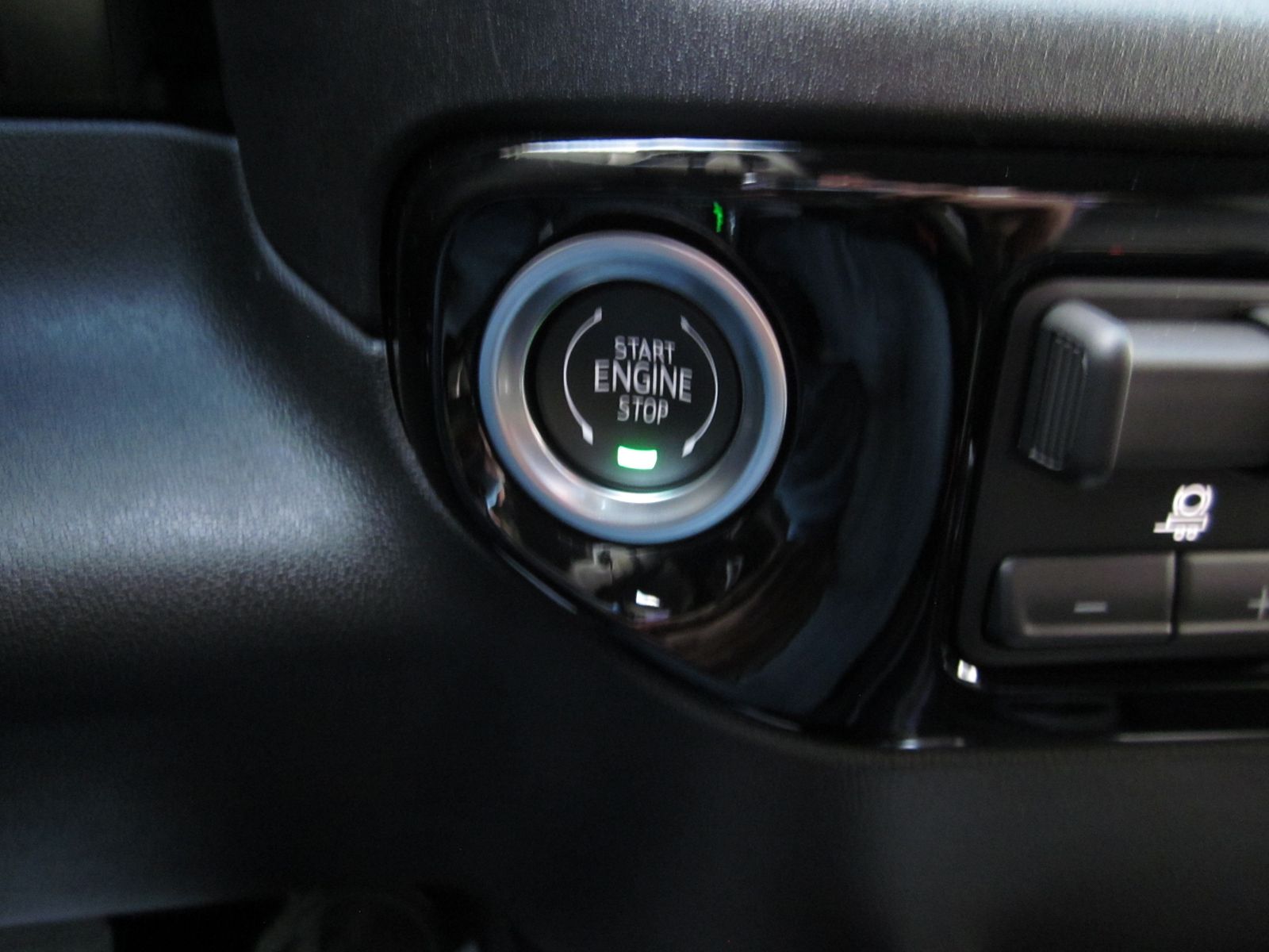 2025 Chevrolet Silverado 1500 LTZ AWD