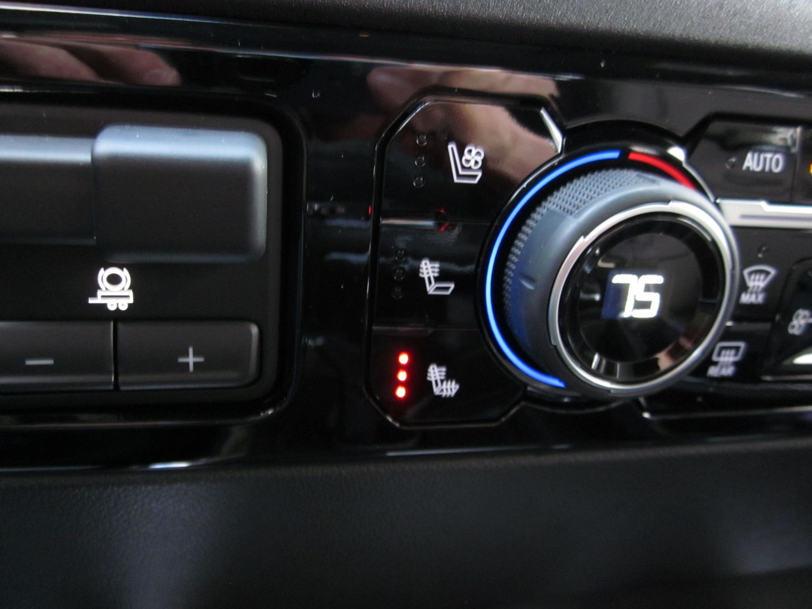 2025 Chevrolet Silverado 1500 LTZ AWD