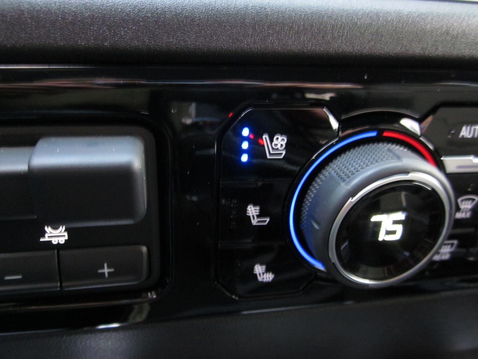 2025 Chevrolet Silverado 1500 LTZ AWD