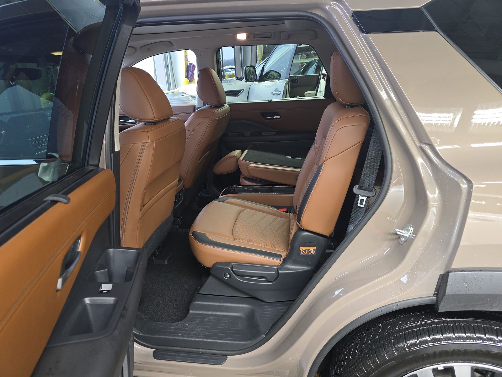 2024 Nissan Pathfinder Platinum FWD