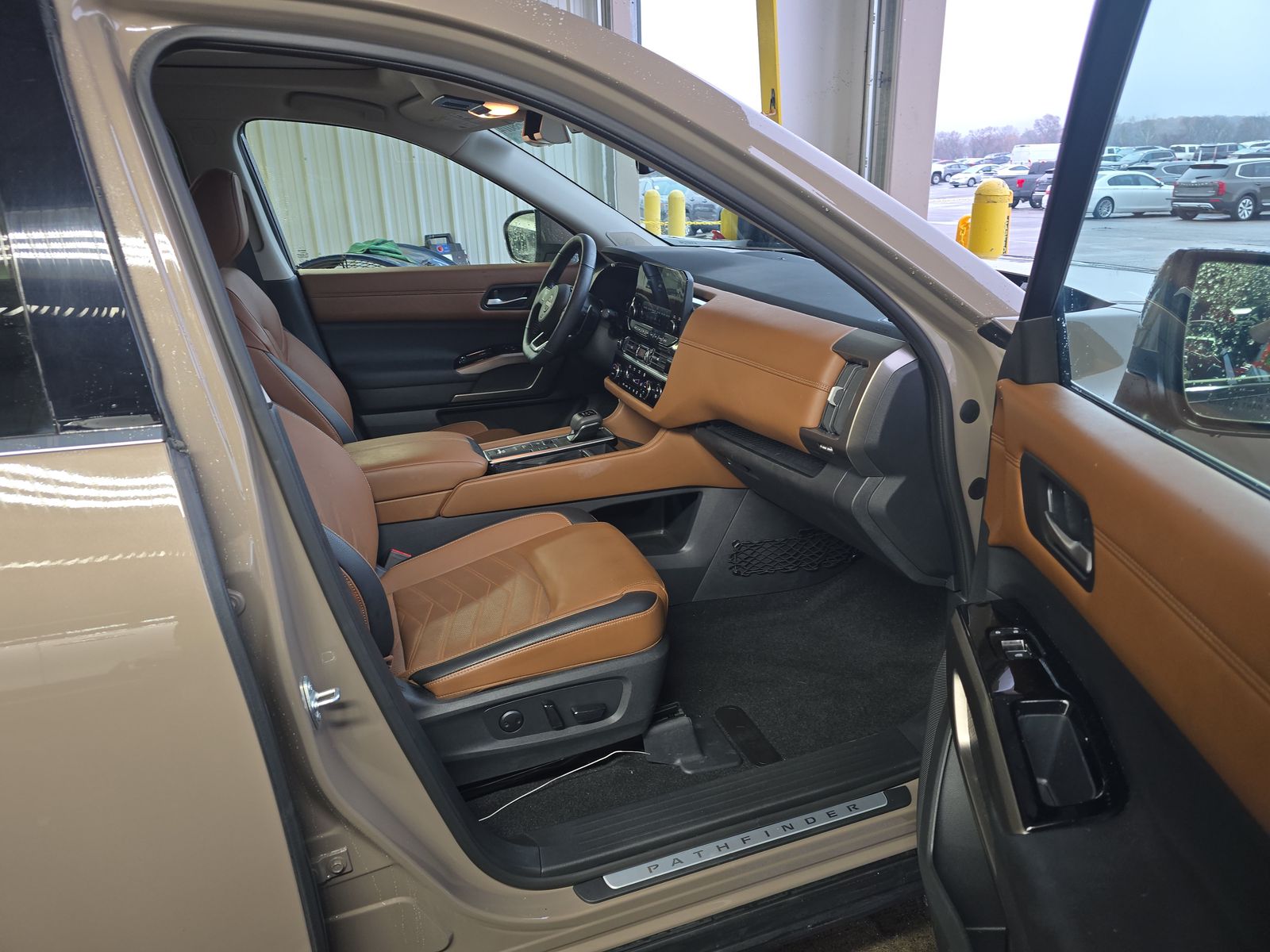 2024 Nissan Pathfinder Platinum FWD