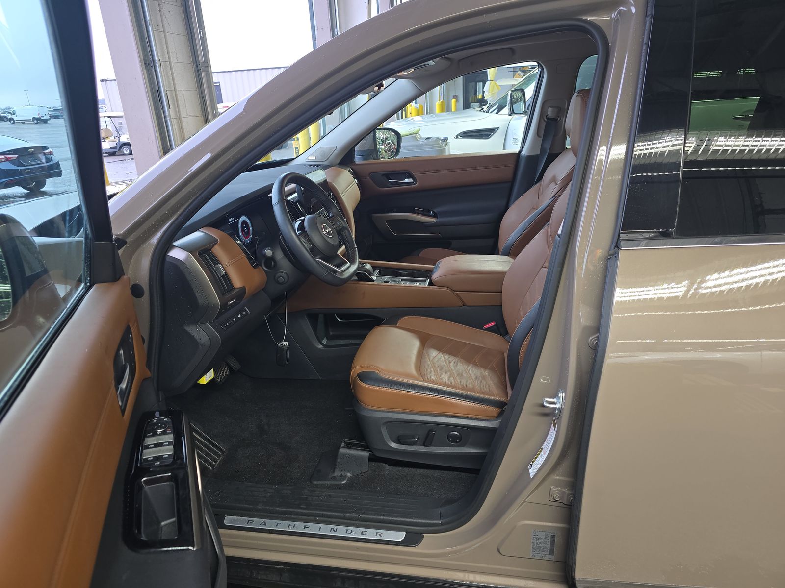 2024 Nissan Pathfinder Platinum FWD