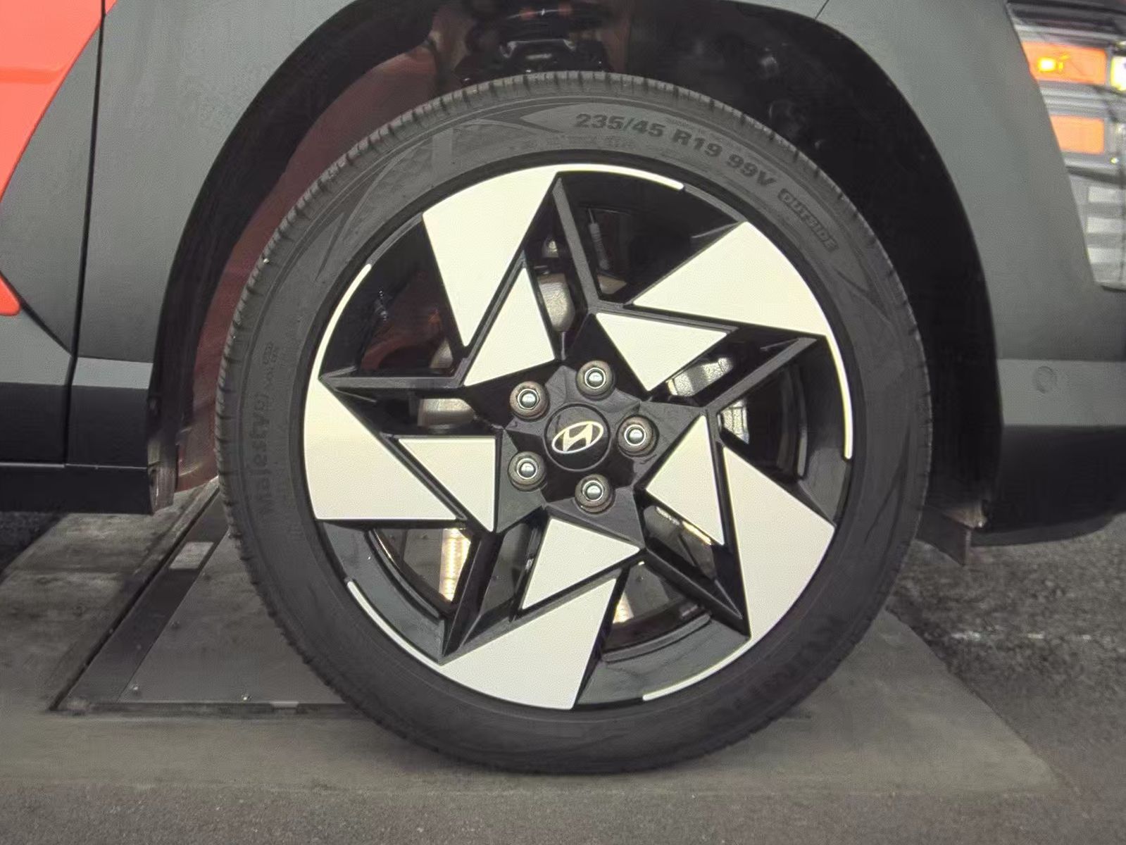 2025 Hyundai Kona Limited FWD