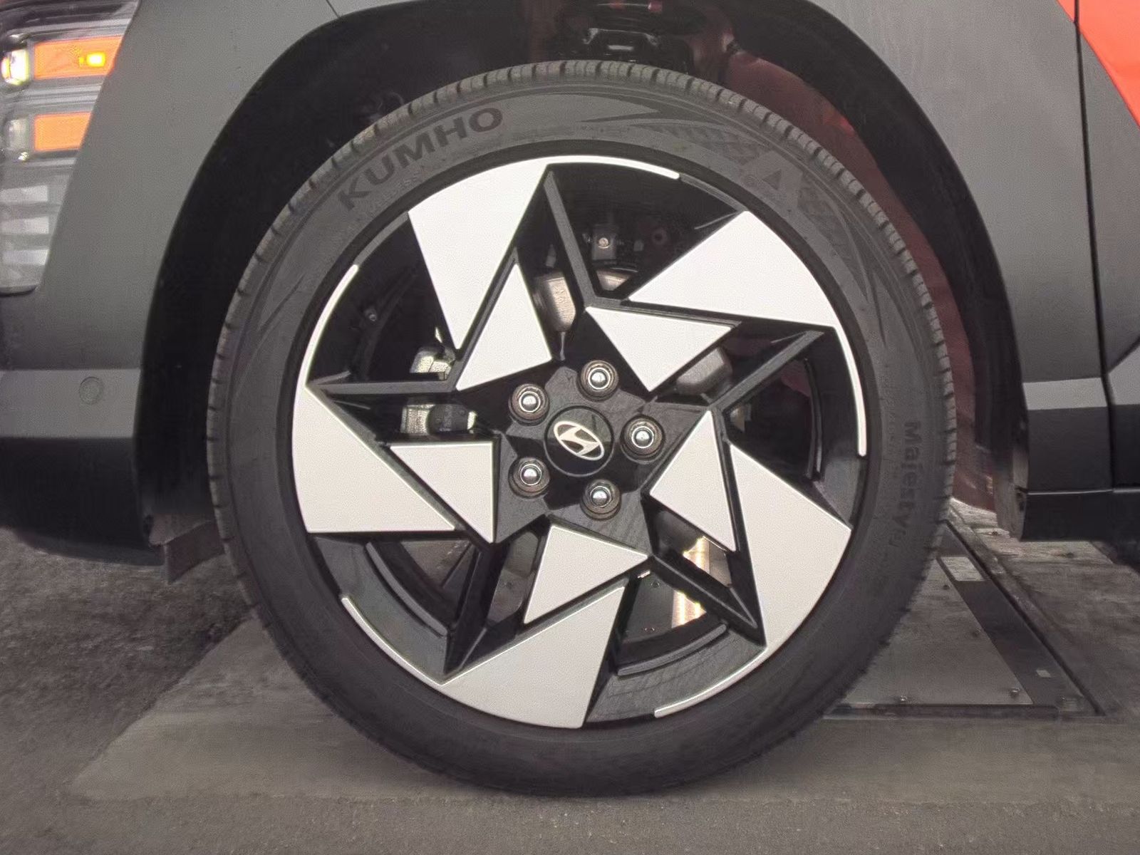 2025 Hyundai Kona Limited FWD