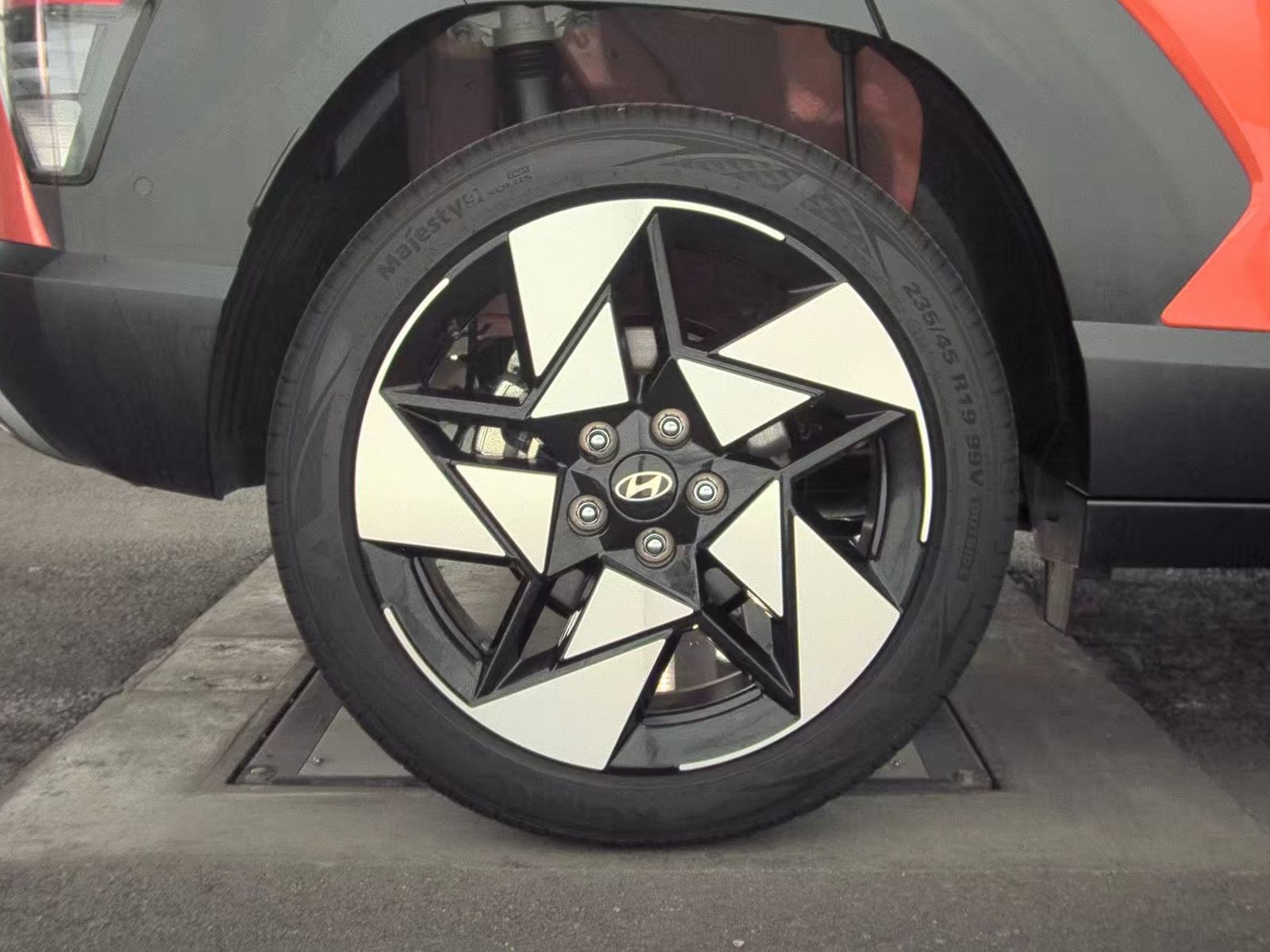 2025 Hyundai Kona Limited FWD