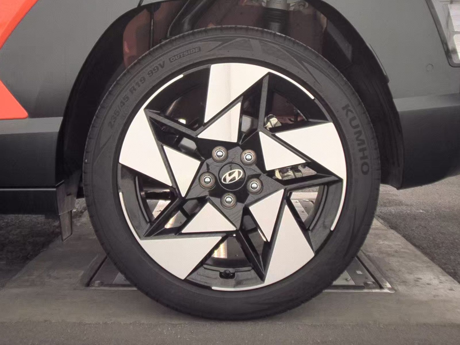 2025 Hyundai Kona Limited FWD