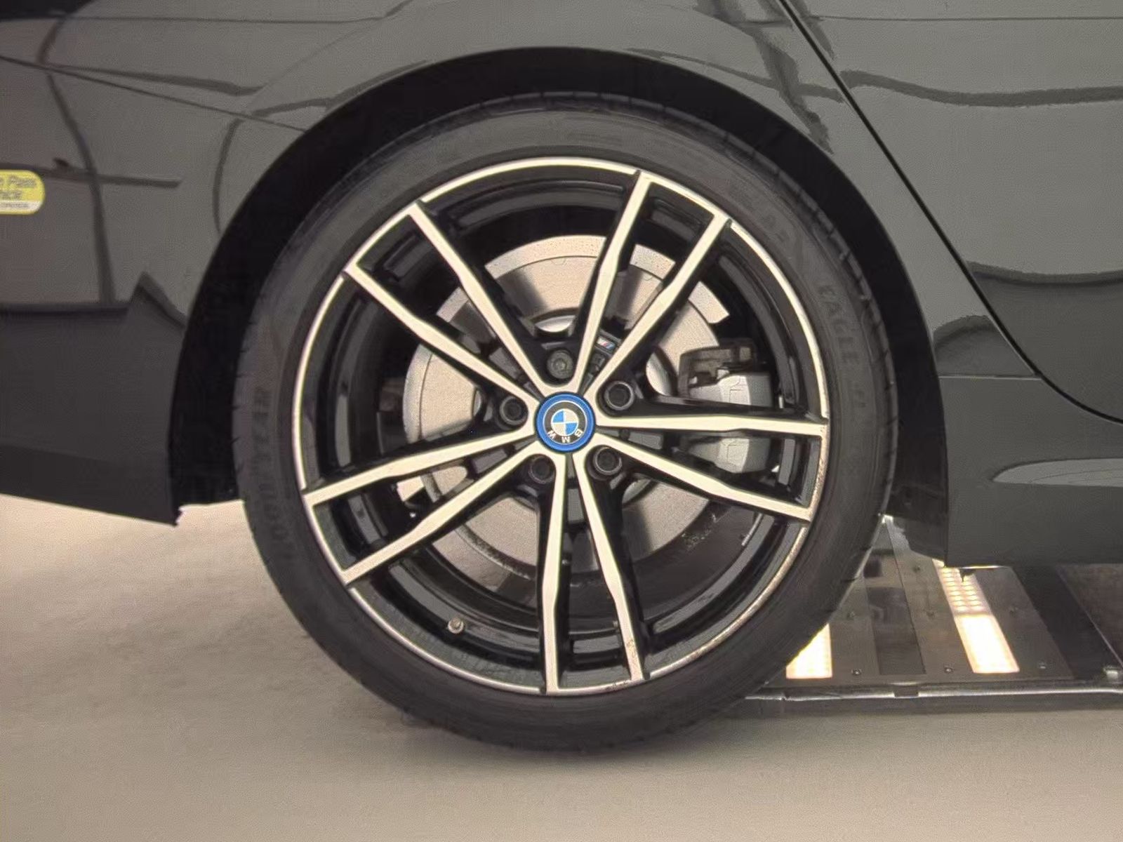 2023 BMW 3 Series 330e xDrive AWD