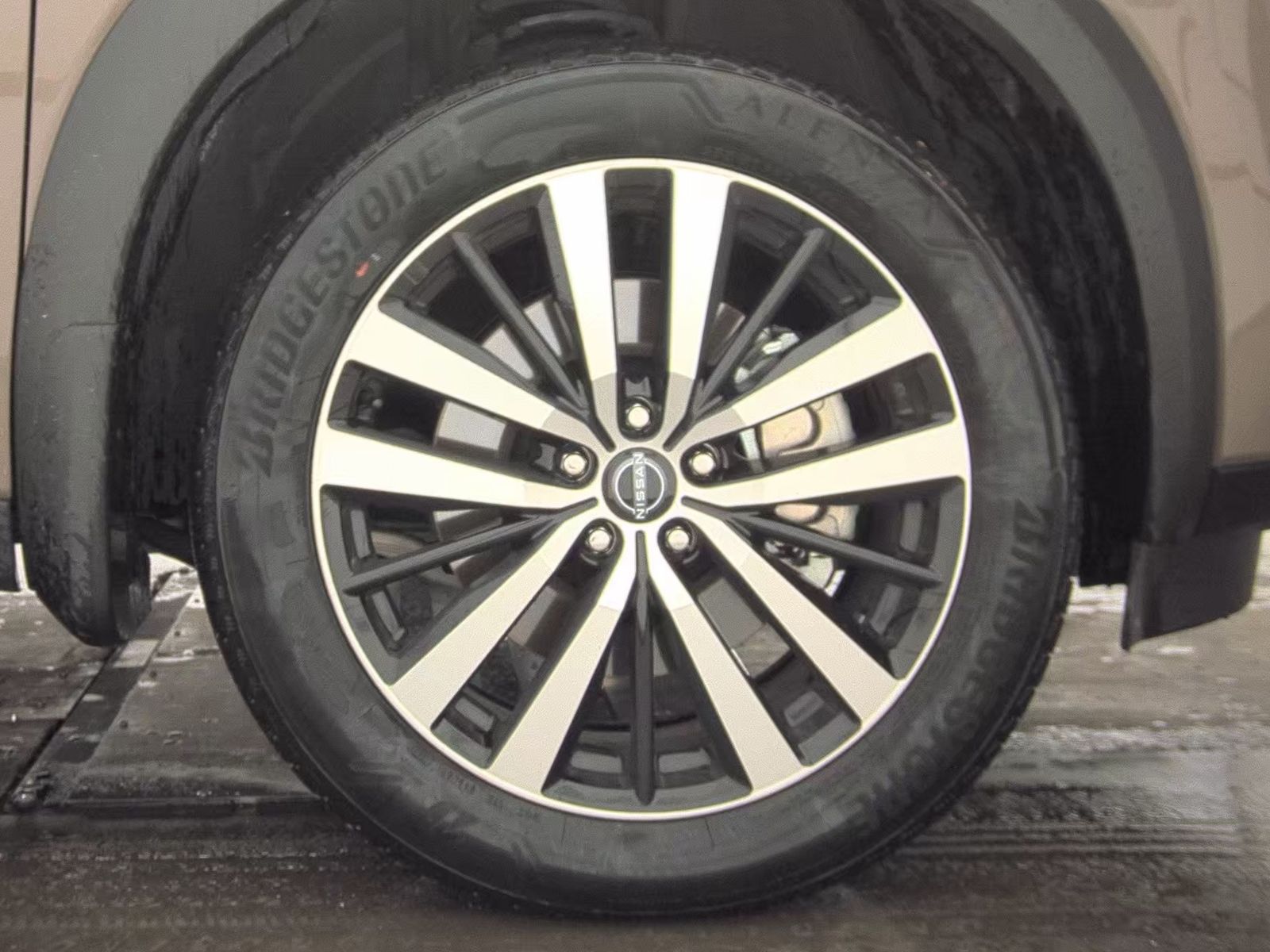 2024 Nissan Pathfinder Platinum FWD