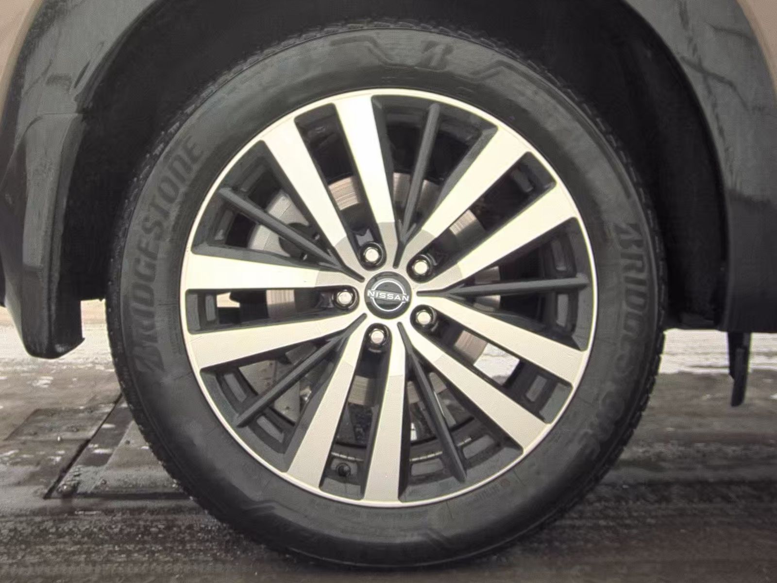 2024 Nissan Pathfinder Platinum FWD