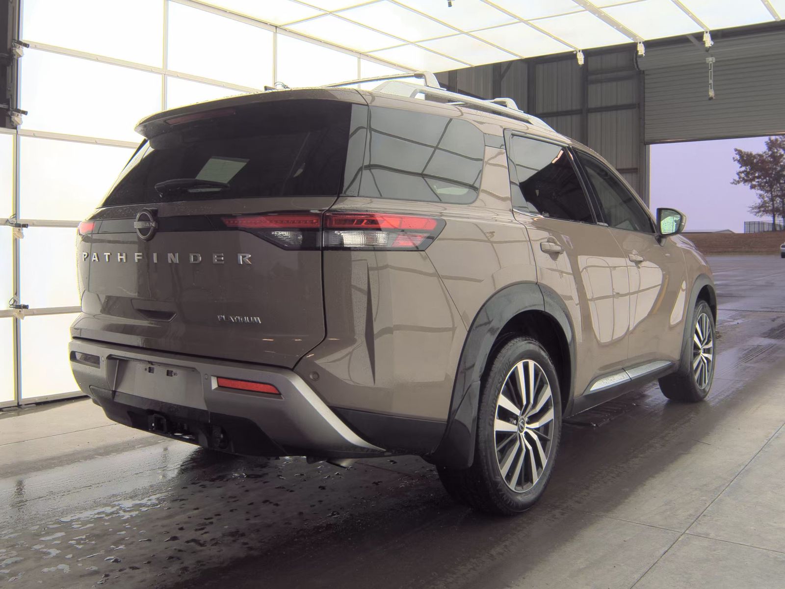 2024 Nissan Pathfinder Platinum FWD