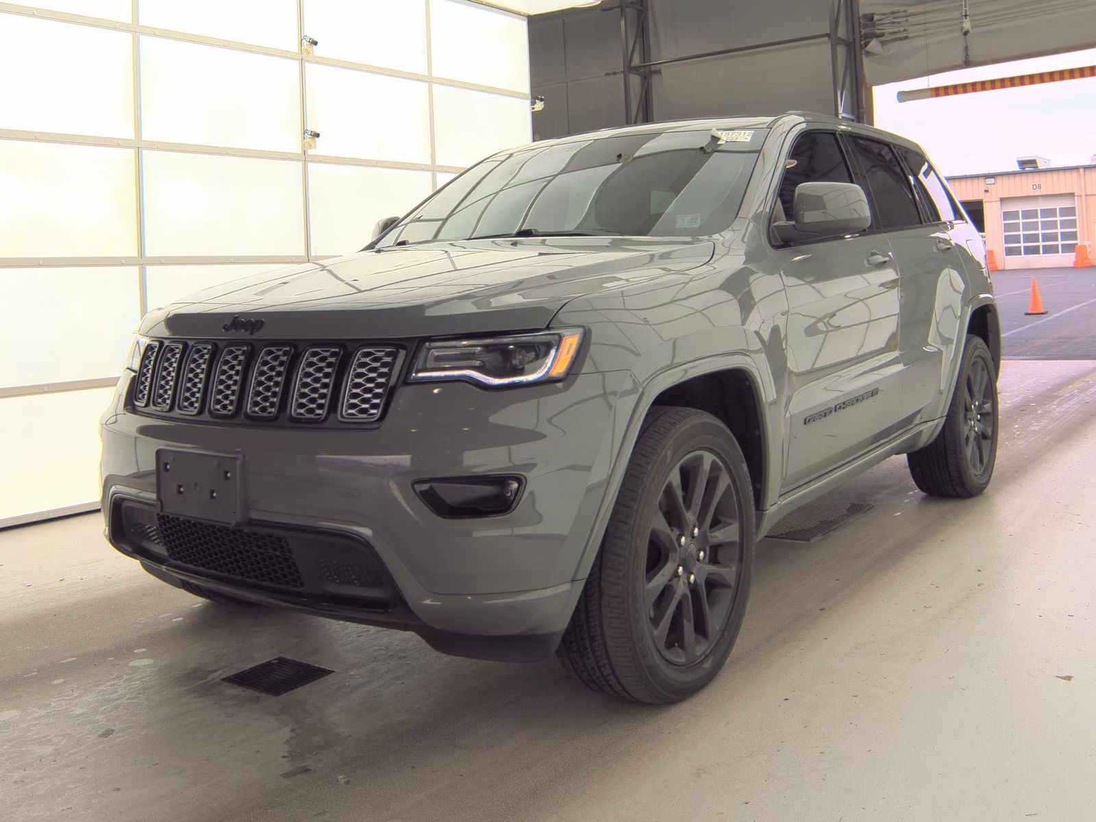 2022 Jeep Grand Cherokee Laredo X AWD