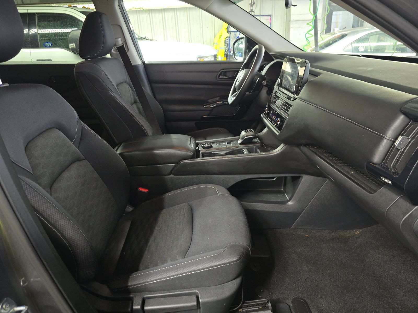 2025 Nissan Pathfinder S AWD