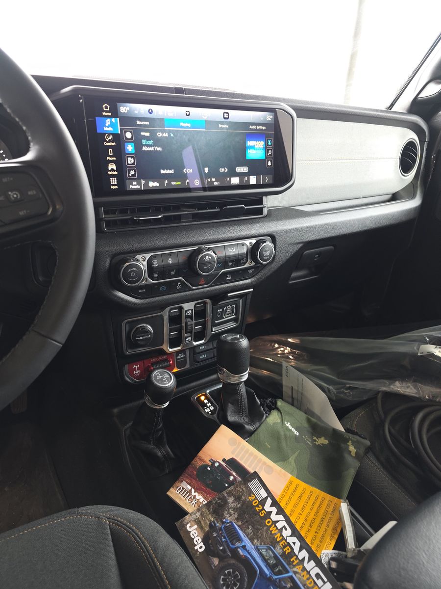2025 Jeep Wrangler 4xe Willys AWD