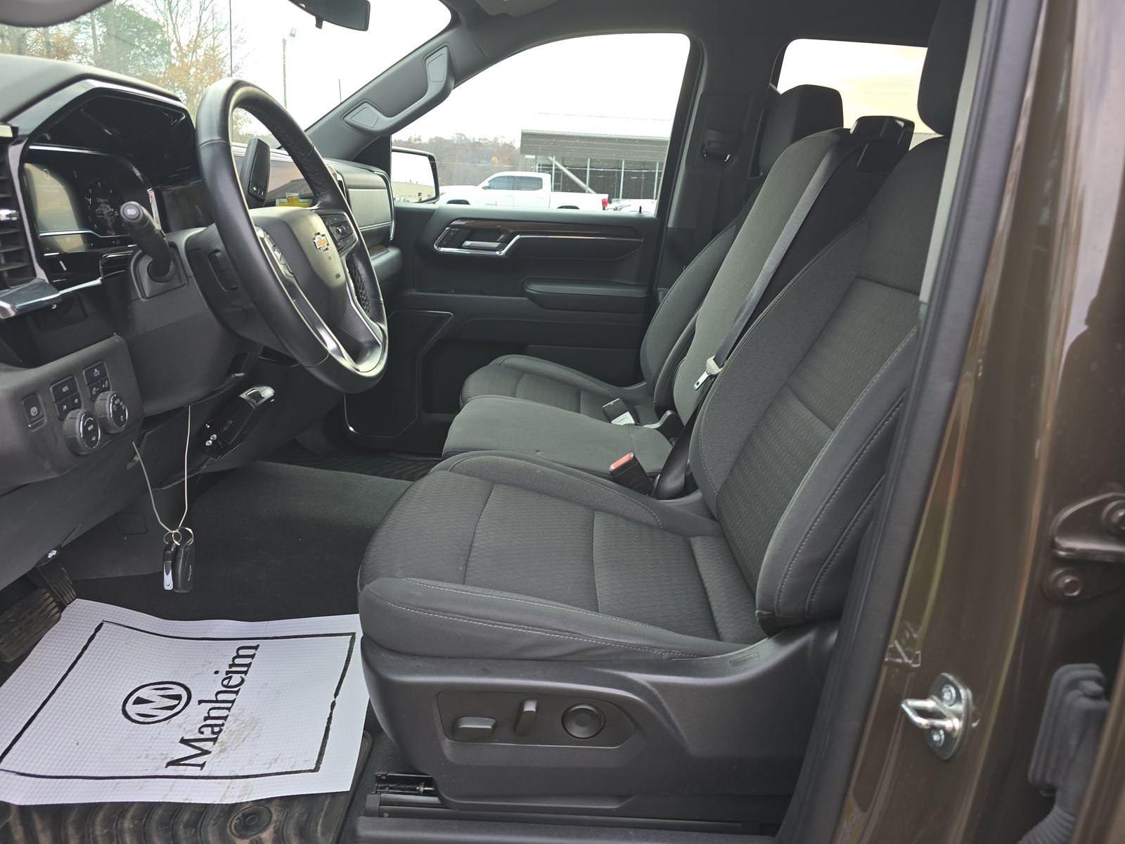 2023 Chevrolet Silverado 1500 LT AWD