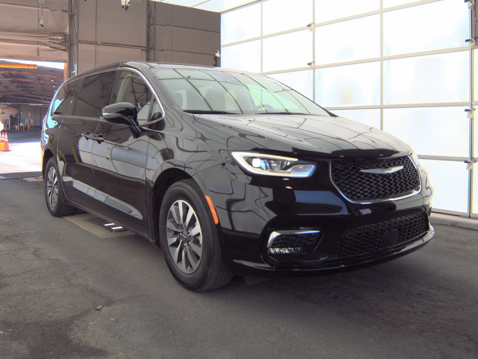 2024 Chrysler Pacifica Hybrid Select FWD