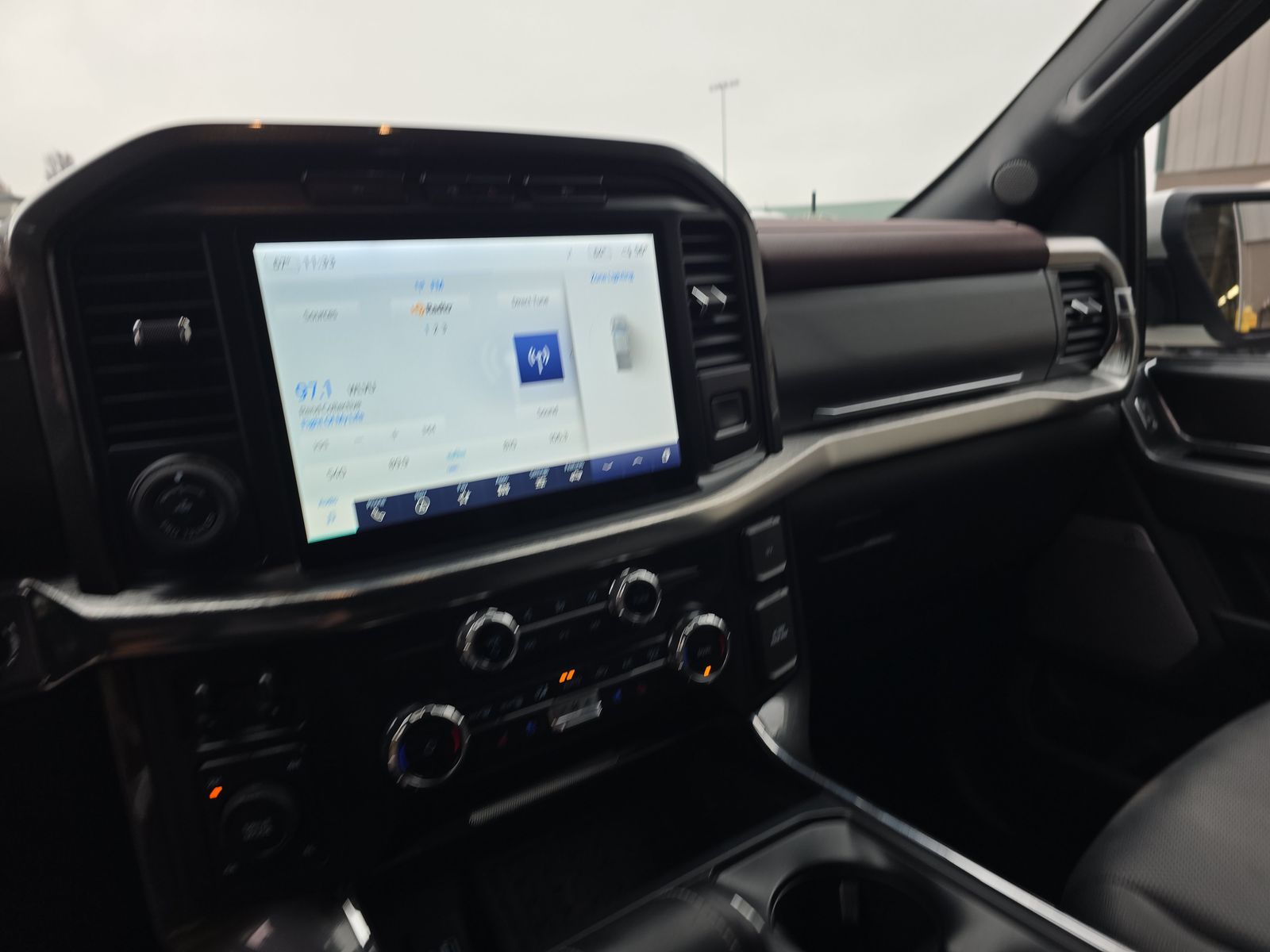 2023 Ford F-150 Lariat AWD