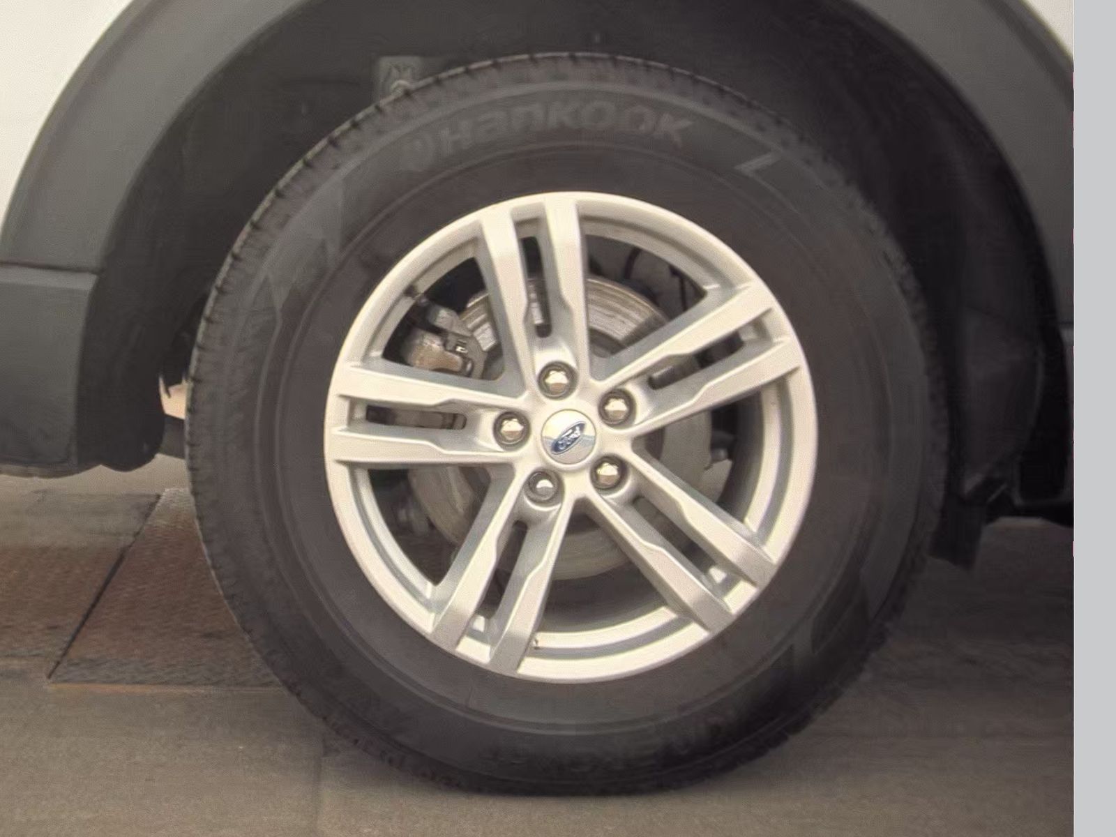 2023 Ford Explorer XLT AWD