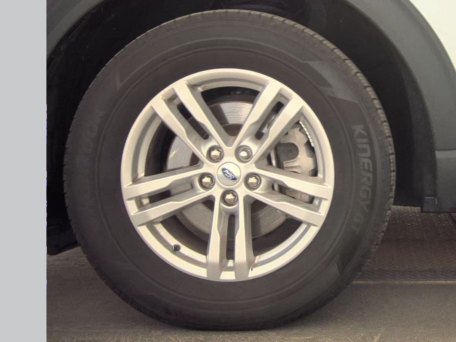 2023 Ford Explorer XLT AWD