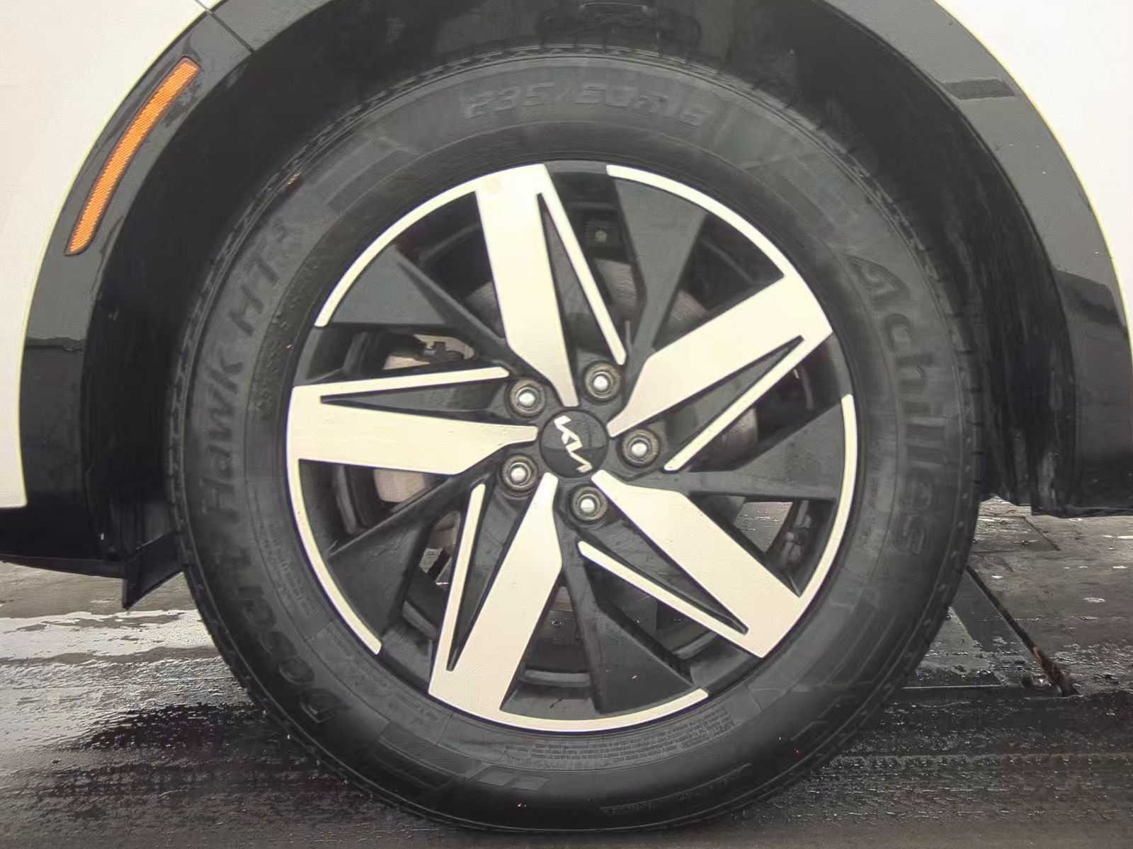 2023 Kia Sorento S FWD