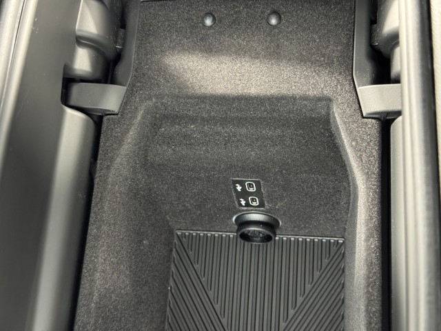 2024 BMW 7 Series 740i RWD