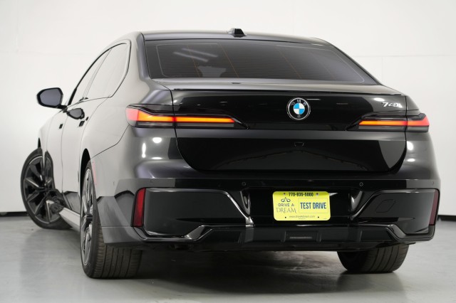 2024 BMW 7 Series 740i RWD