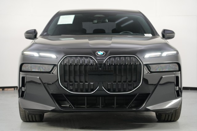 2024 BMW 7 Series 740i RWD