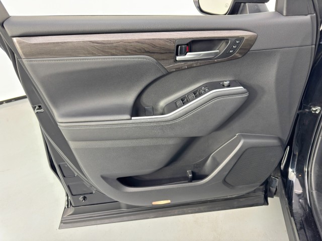 2023 Toyota Highlander Platinum AWD