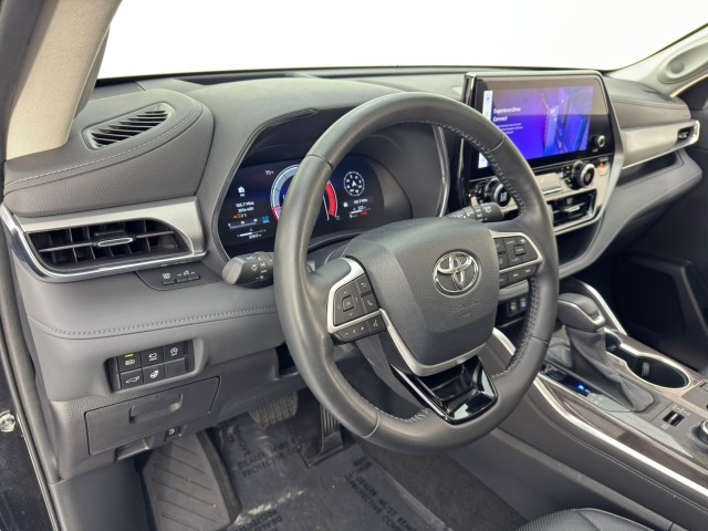 2023 Toyota Highlander Platinum AWD