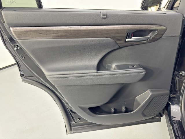 2023 Toyota Highlander Platinum AWD