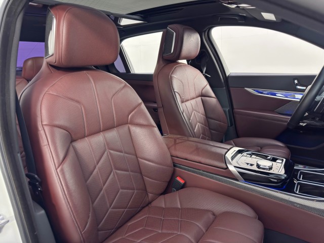 2023 BMW 7 Series 740i RWD