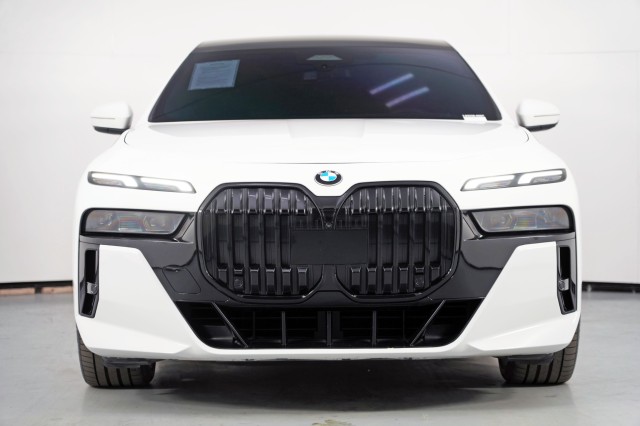 2023 BMW 7 Series 740i RWD