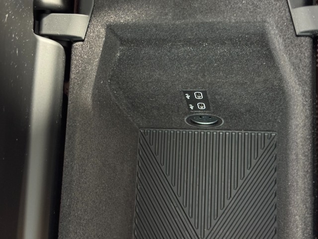 2023 BMW 7 Series 740i RWD