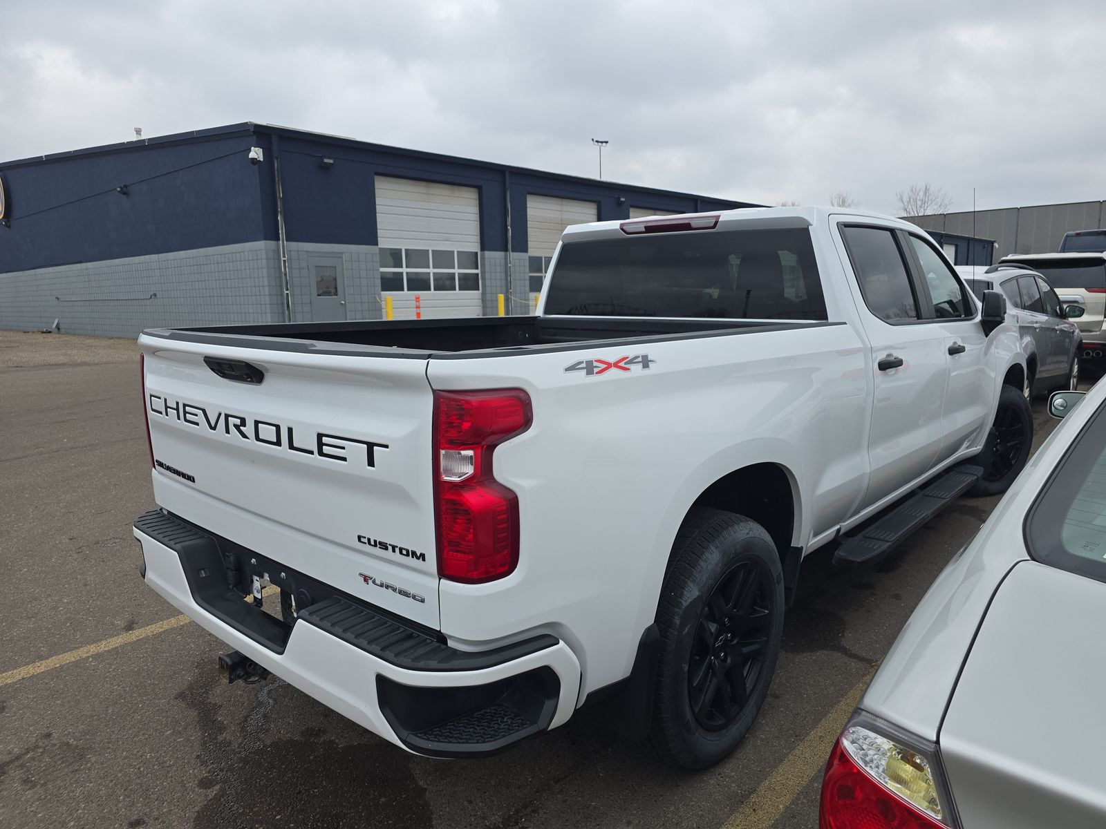 2023 Chevrolet Silverado 1500 Custom AWD