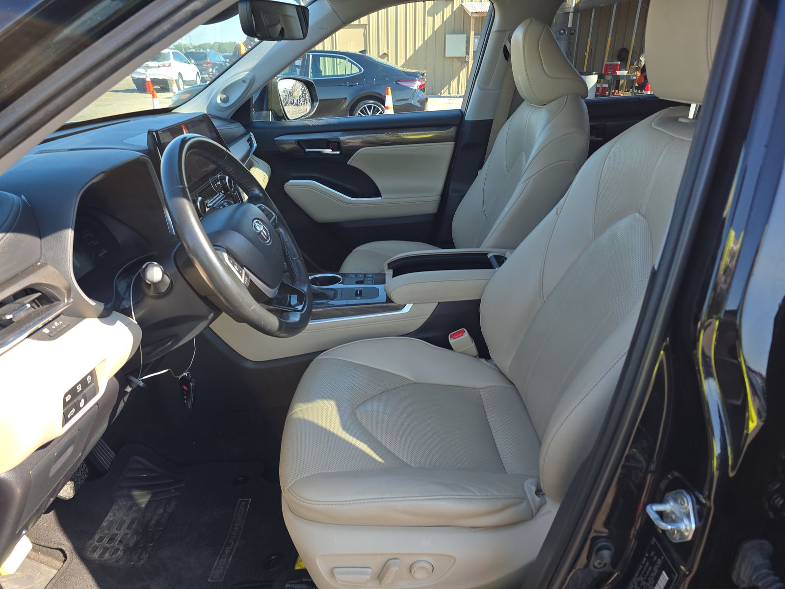 2023 Toyota Highlander Limited FWD