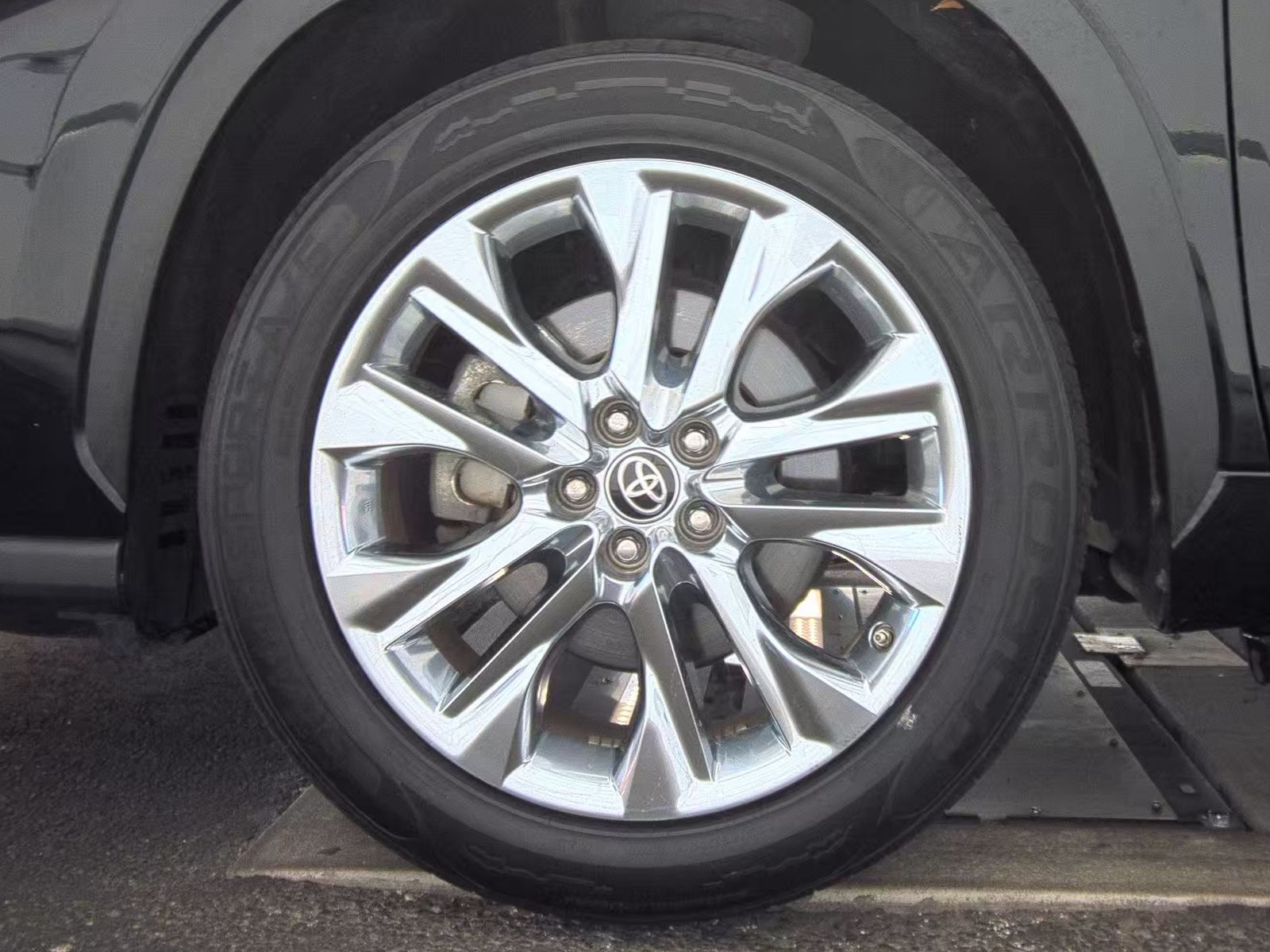 2023 Toyota Highlander Limited FWD