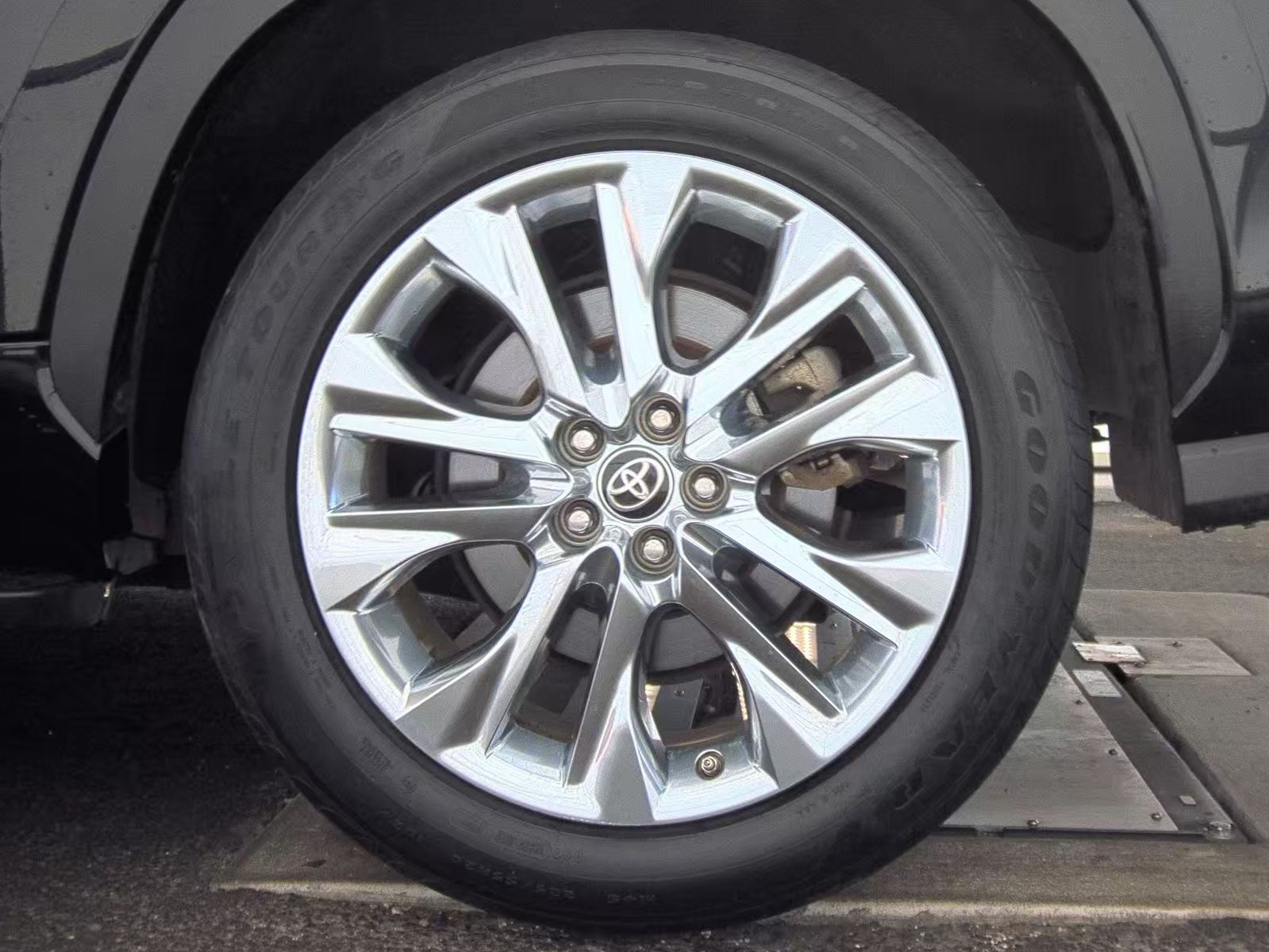 2023 Toyota Highlander Limited FWD