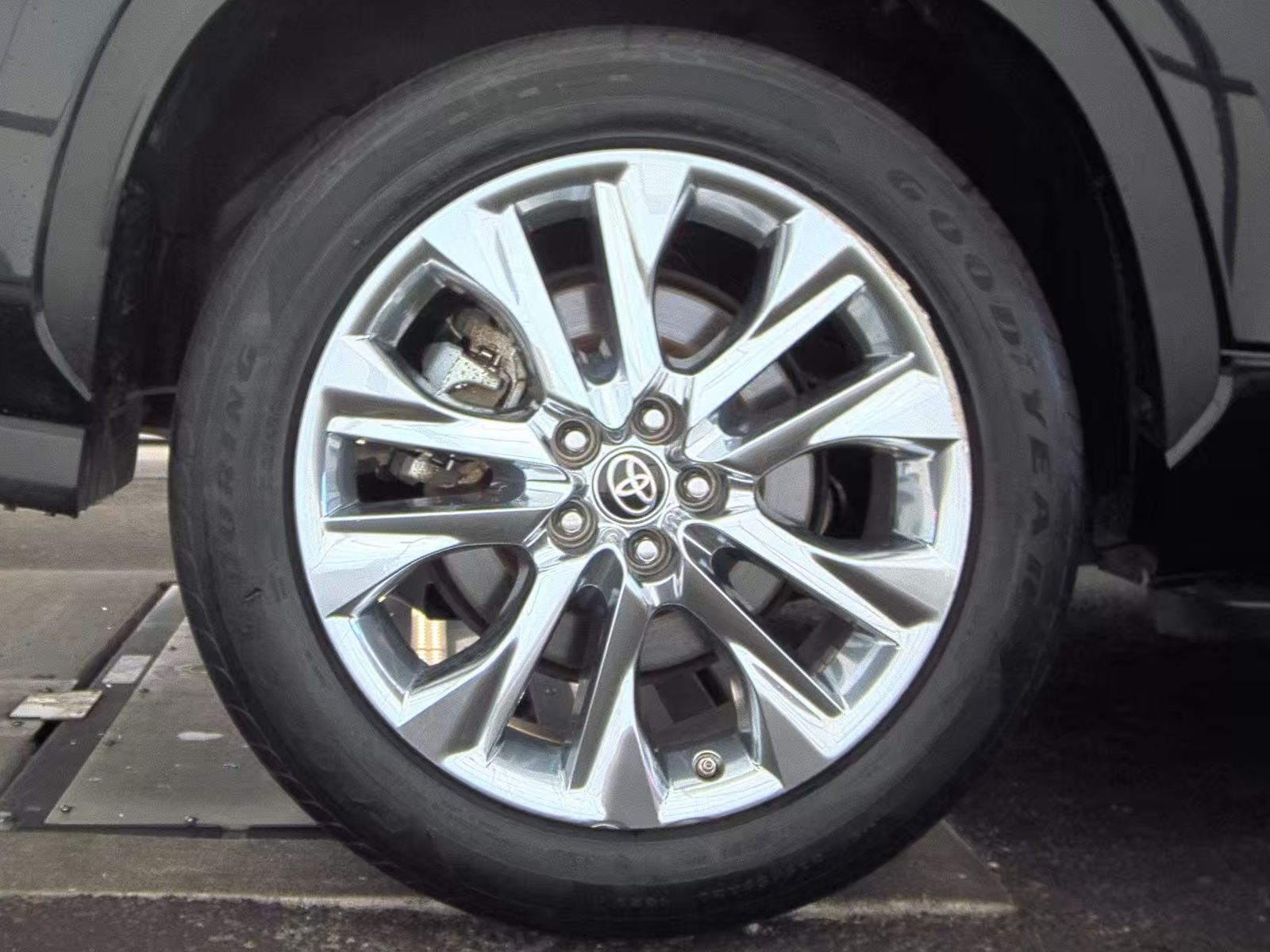 2023 Toyota Highlander Limited FWD