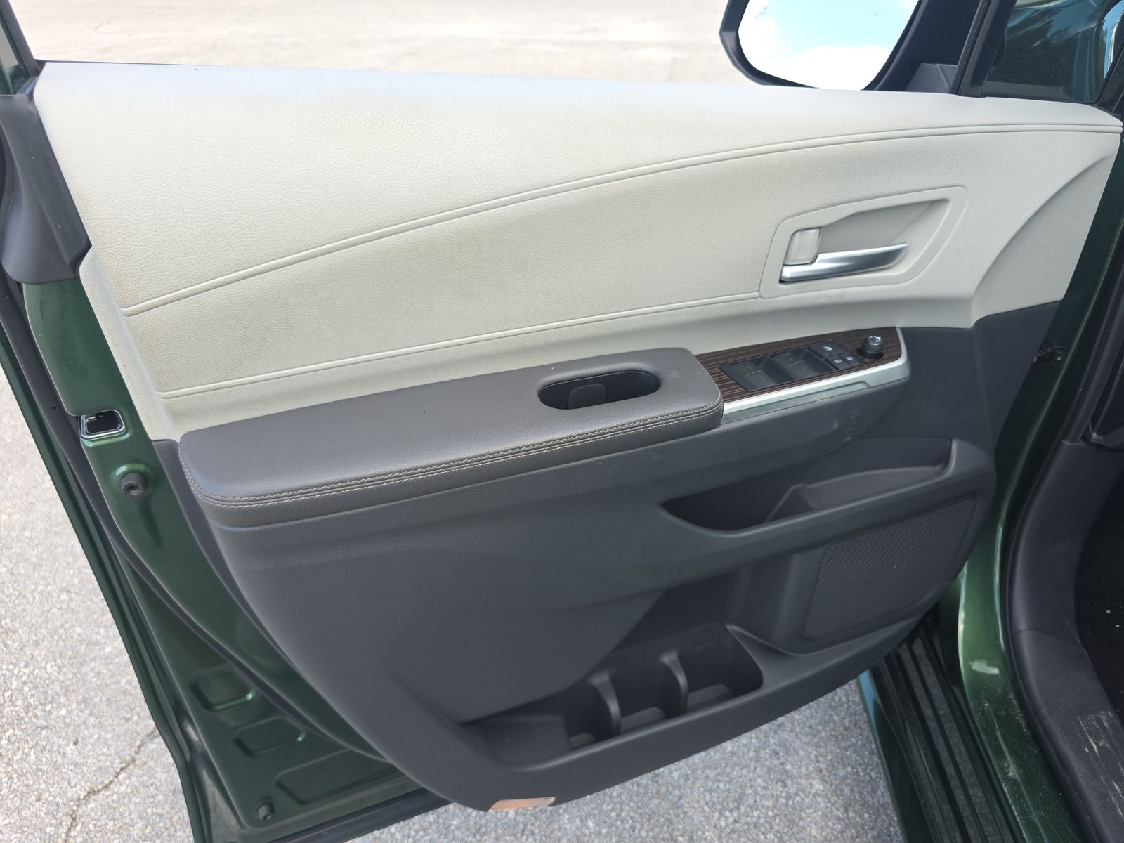 2022 Toyota Sienna XLE FWD