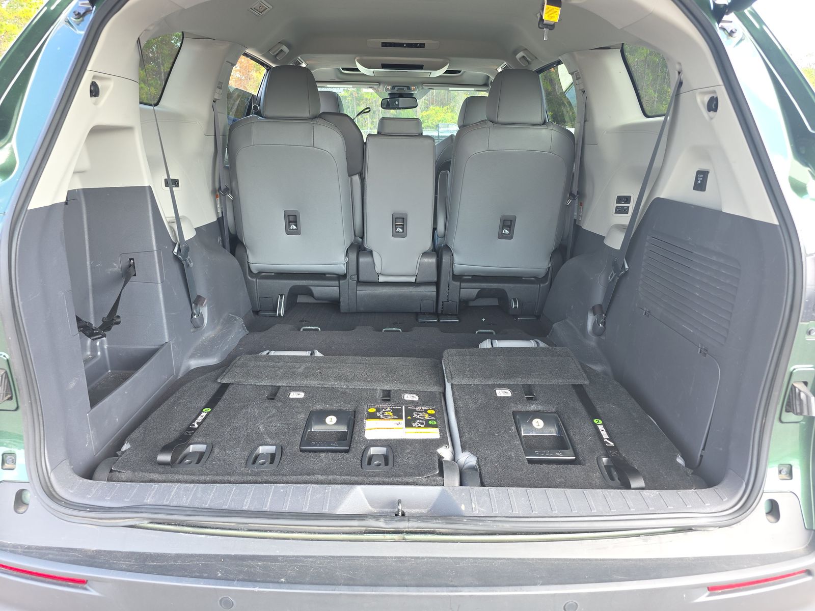 2022 Toyota Sienna XLE FWD