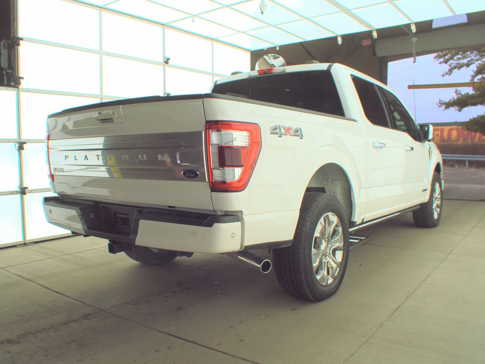 2022 Ford F-150 Hybrid Platinum AWD