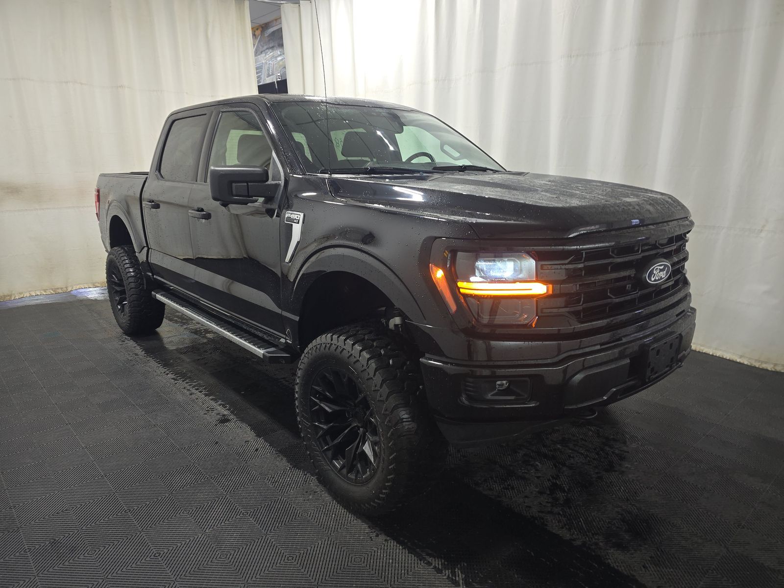 2024 Ford F-150 XLT AWD