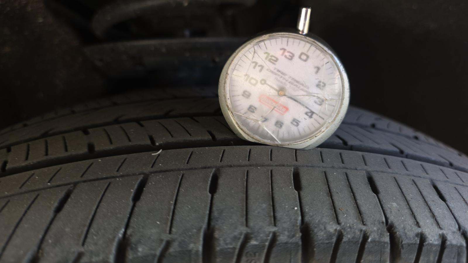 2025 Ford Explorer Active AWD